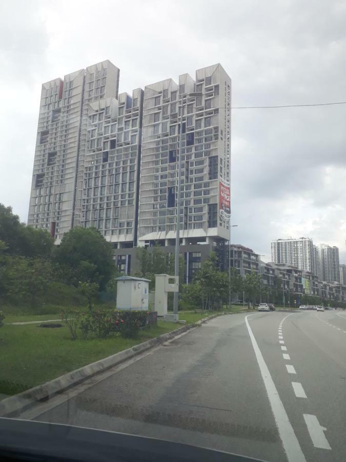 Mufasa Suites At Tamarind Suites With Wifi Netflix Coway Level 8 Cyber Dzsaja Kültér fotó