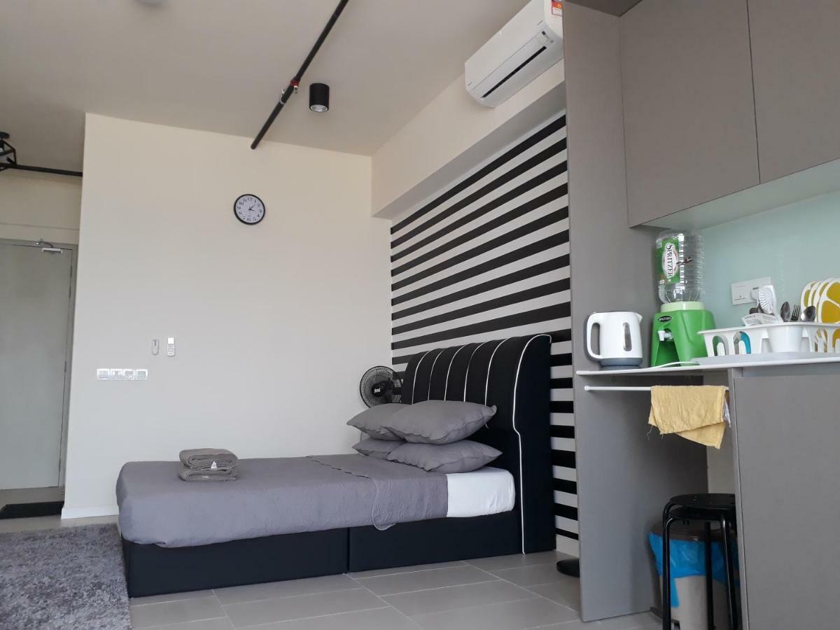 Mufasa Suites At Tamarind Suites With Wifi Netflix Coway Level 8 Cyber Dzsaja Kültér fotó